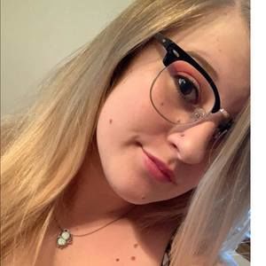 Meet your Posher, Mia